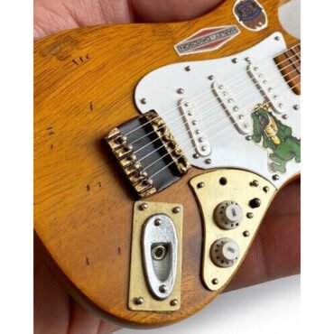 Axe Heaven Jerry Garcia Alligator Graham Nash Tribute Mini Guitar Replica Collectible Officially Licensed JG-404 Collectibles (Large Item, Collectible, Figure)
