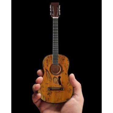 Axe Heaven Signature Trigger Acoustic Mini Guitar Replica Collectible WN-302 Collectibles (Large Item, Collectible, Figure)
