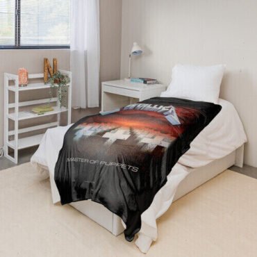Rocksax -  Metallica - Sherpa Fleece Blanket - Master of Puppets (60 in x 80 in) Collectibles (Large Item, Blanket)