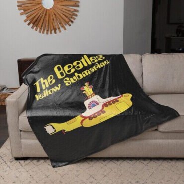 Rocksax -  The Beatles - Sherpa Fleece Blanket - Yellow Submarine (60 in x 80 in) Collectibles (Large Item, Blanket)