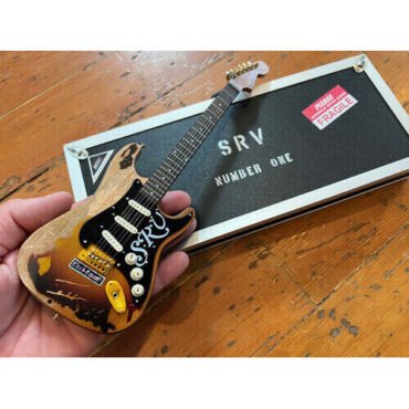 Axe Heaven Stevie Ray Vaughan Number One Miniature Guitar Replica & Miniature Flight Case Replcia Set SRV-CASE-1/FS-005 Collectibles (Large Item, Collectible, Figure)