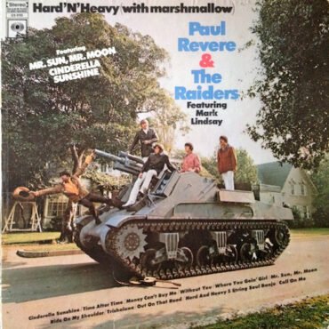 Paul Revere & The Raiders Featuring Mark Lindsay-0