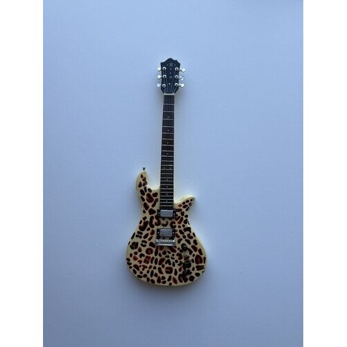 Eagle Leopard 10 Inch Miniature Guitar Replica Collectibe Collectibles (Large Item, Collectible, Figure)