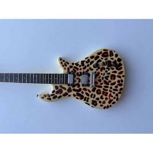 Eagle Leopard 10 Inch Miniature Guitar Replica Collectibe Collectibles (Large Item, Collectible, Figure)